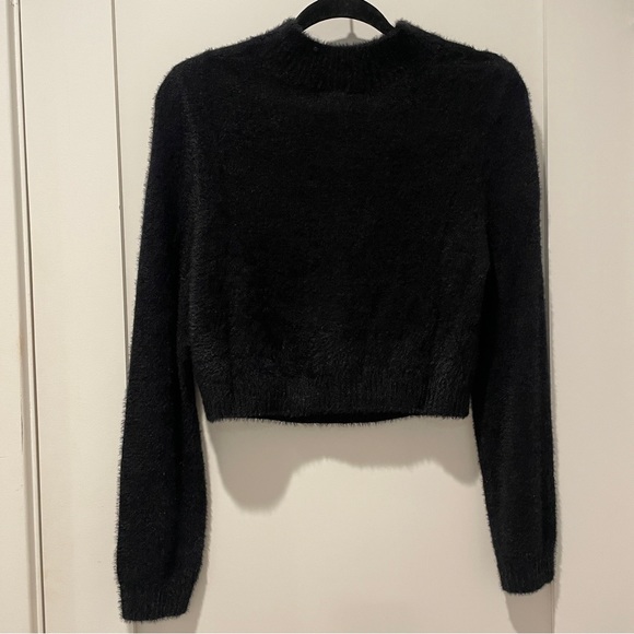 *NWT* Black H&M Cutout Sweater - Picture 2 of 4